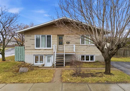 Bungalow à vendre - 15 Rue Lapointe, Longueuil, J4G1H2