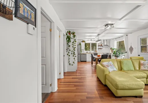 House for sale - 40 Ch. du Hibou, Val-des-Lacs, J0T 2P0