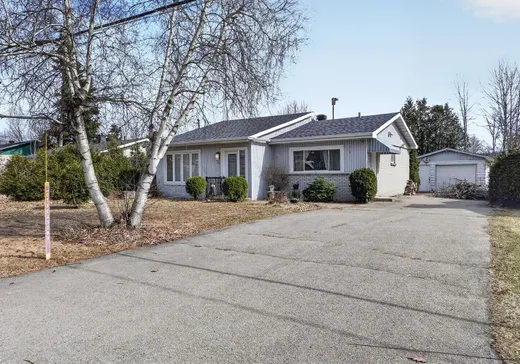 Two or more stories for sale - 64 4e Boulevard, Vaudreuil-Dorion, J7V5M5