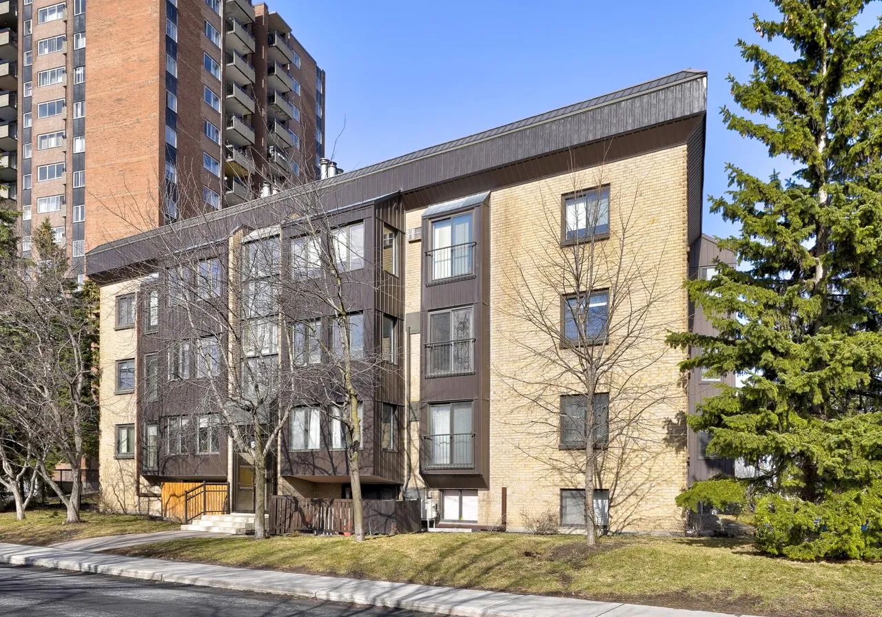 665 Rue St-Charles O. 102 — photo 1