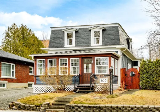 Maison à étages à vendre - 300 Rue Merry N., Magog, J1X2G3