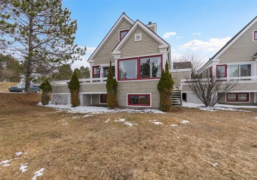 Two or more stories for sale - 16 Rue du Morillon, Orford, J1X7G7