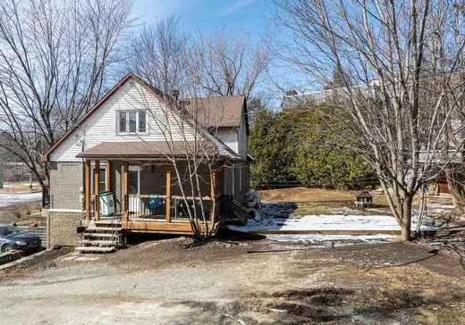 Maison à vendre - 2805 Rue Mézy, Sherbrooke, J1L 1A4