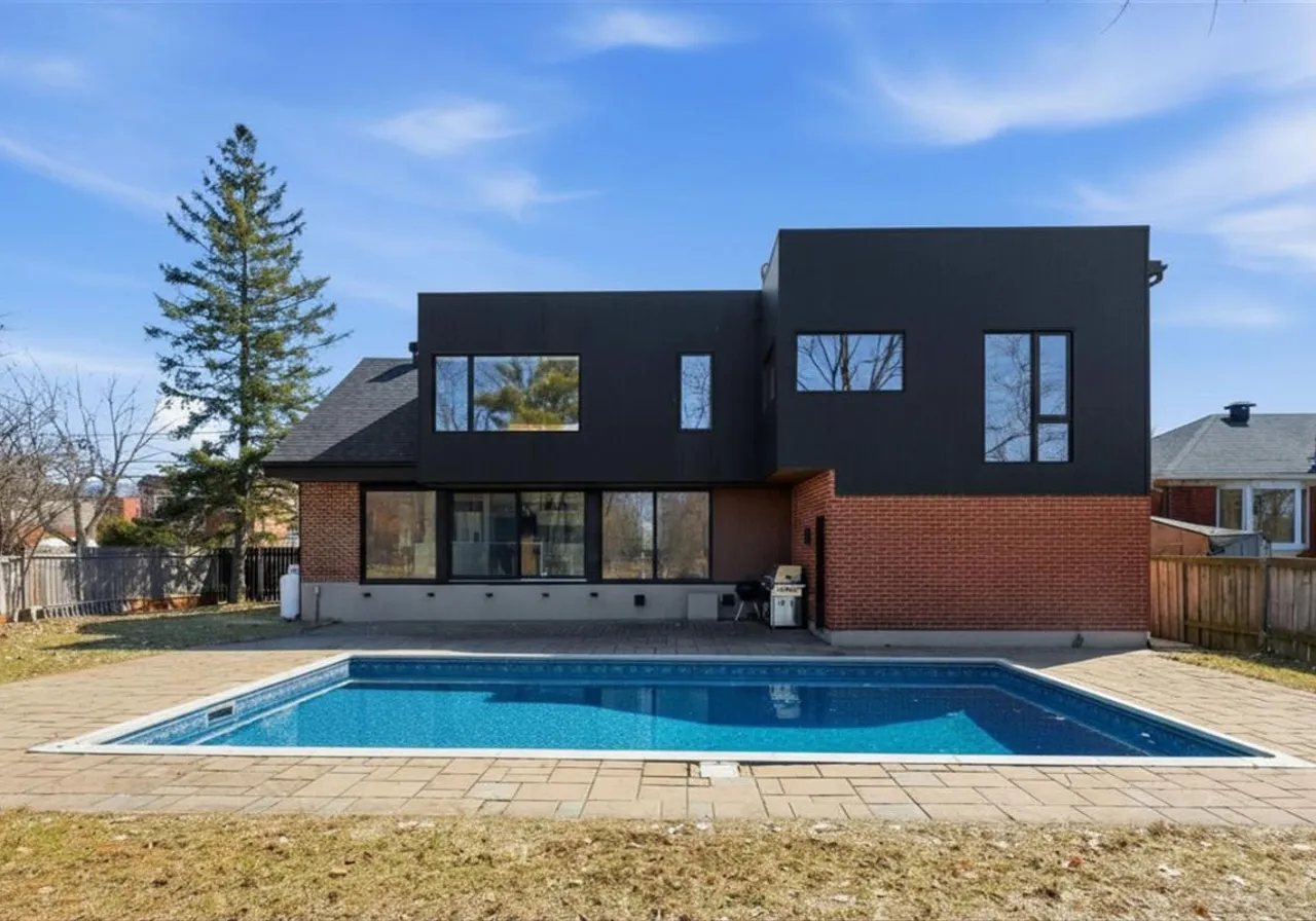 894 Av. Oak — photo 3