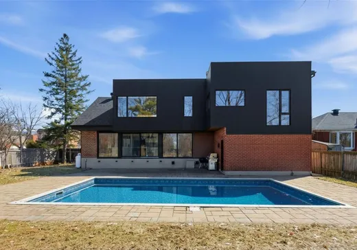 Maison à vendre - 894 Av. Oak, Saint-Lambert, J4P 1Z7