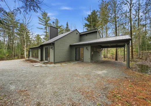 Maison à vendre - 9 Rue du Chinook, Magog, J1X 7E8