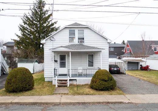 Two or more stories for sale - 862 Rue du Frère-André, Drummondville, J2B4Y8