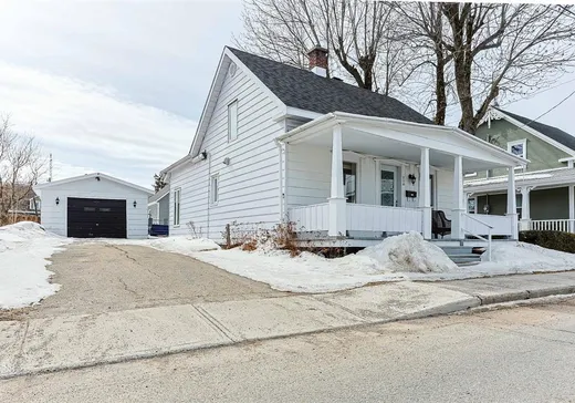 Two or more stories for sale - 220 Rue St-Gabriel, Herouxville, G0X3H0