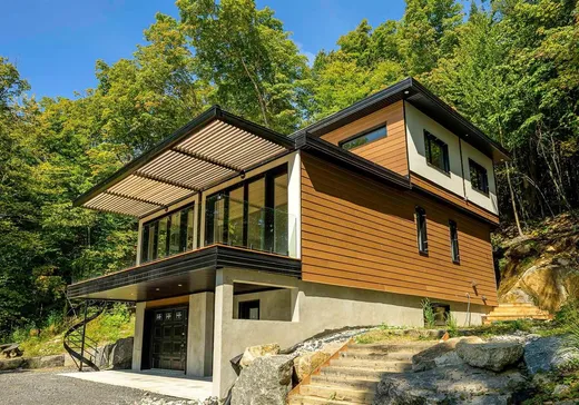 House for sale - 2635 Ch. des Lupins, Mont-Blanc, J0T 2G0