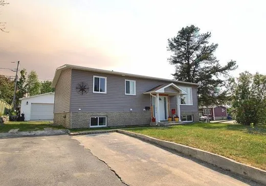 Maison à étages à vendre - 1585 Rue Lamer, Val-d'Or, J9P5M2