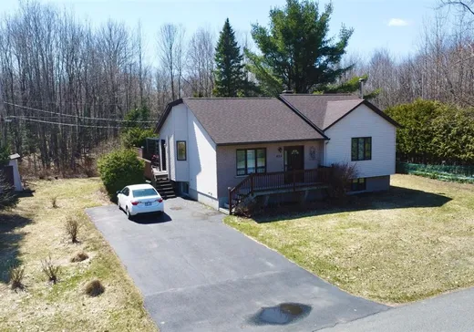 Paliers multiples à vendre - 405 Rue Moreau, Drummondville, J2A1W2