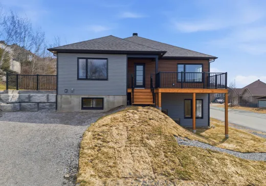 Maison à étages à vendre - 637 Rue des Ancêtres, Orford, J1X0C7