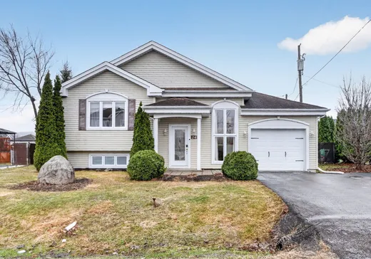 Two or more stories for sale - 24 Rue du Frère-André-Daoust, Rigaud, J0P1P0