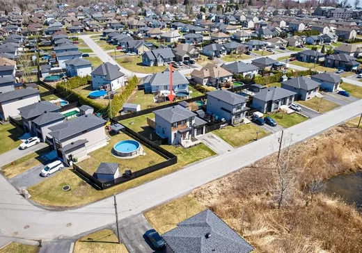 Maison à vendre - 380 Rue du Golf, Saint-Zotique, J0P 1Z0