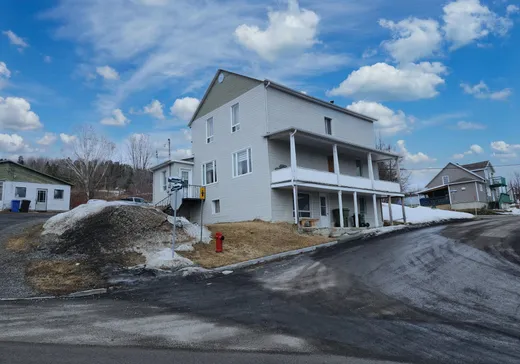 Maison à étages à vendre - 103 Rue St-Augustin, Causapscal, G0J1J0