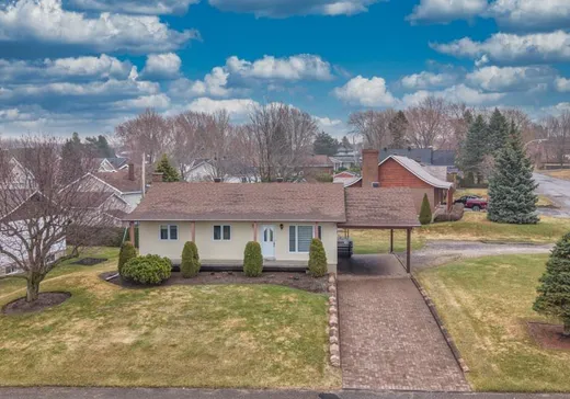 House for sale - 6 Rue Desharnais, Warwick, J0A 1M0