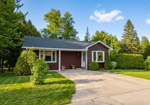 Maison à vendre - 2267 Rue de l'Église, Val David, J0T 2N0