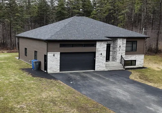 House for sale - 240 Rue Bernier, East Angus, J0B 1R0