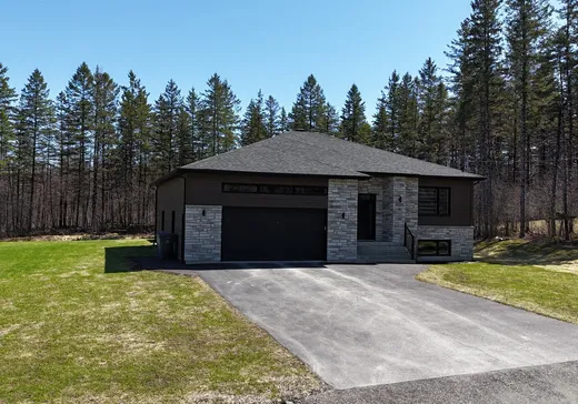 House for sale - 240 Rue Bernier, East Angus, J0B 1R0