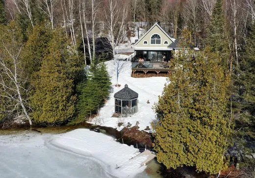 Maison à vendre - 75 Ch. Baumann, Lac-Saguay, J0W 1L0