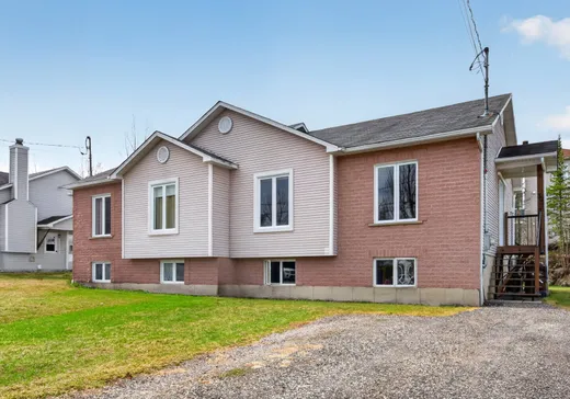 Maison à étages à vendre - 30 Rue d'Anvers, Waterloo, J0E2N0