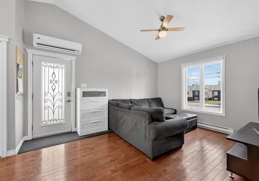 Maison à vendre - 30 Rue d'Anvers, Waterloo, J0E 2N0