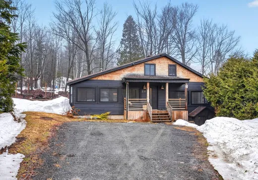 Two or more stories for sale - 231 Rue des Pins, Chertsey, J0K3K0