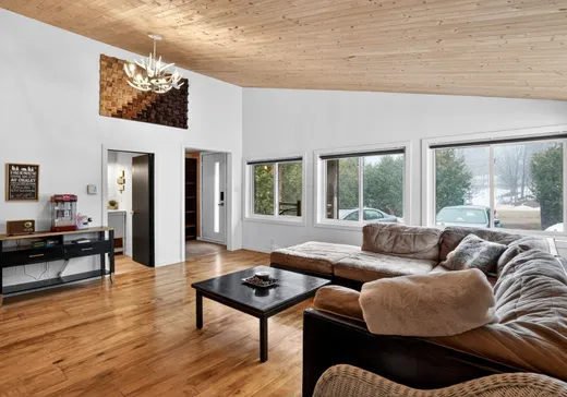 House for sale - 231 Rue des Pins, Chertsey, J0K 3K0