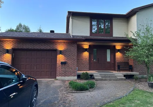 Two or more stories for sale - 2015 Rue St-Jacques, Drummondville, J2B7L1