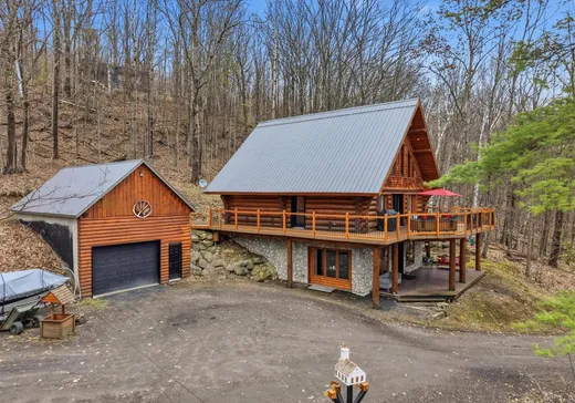 Maison à vendre - 85 Rue Beverly, Ste-Catherine-De-Hatley, J0B 1W0