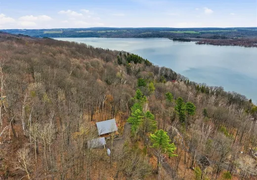 Maison à vendre - 85 Rue Beverly, Ste-Catherine-De-Hatley, J0B 1W0