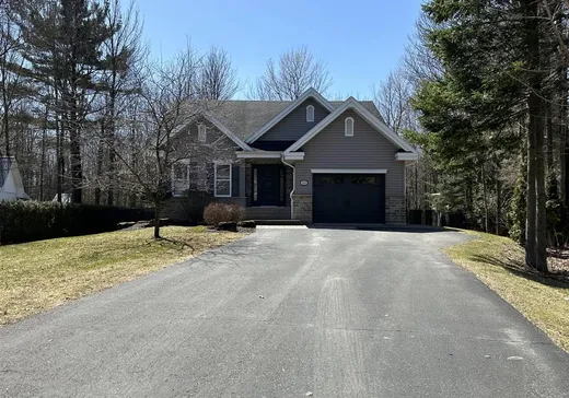 Bungalow à vendre - 253 Rue Louise, Louiseville, G6T1P8