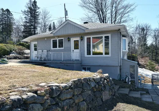 Maison à vendre - 155 Rue Rousseau, Saint-Calixte, J0K 1Z0