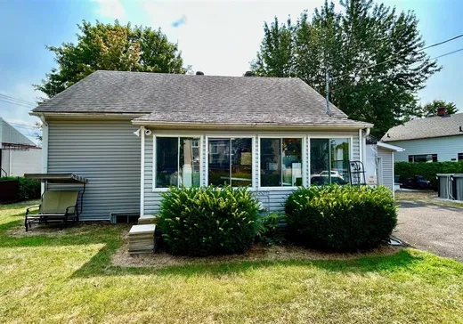 Maison à vendre - 104 Rue Foch, Granby, J2G 6B3