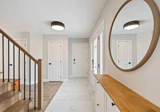 Maison à vendre - 27 Rue de Milan, Granby, J2H 2L5