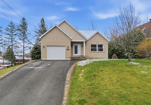 Bungalow à vendre - 202 Rue Gosselin, Magog, J1X5R8