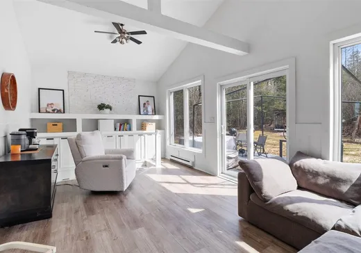 Maison à vendre - 424 Rue Armand-Chainey, Ste-Catherine-De-Hatley, J0B 1W0