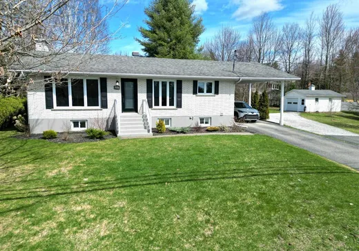 Bungalow à vendre - 356 Ch. Southière, Magog, J1X0V7