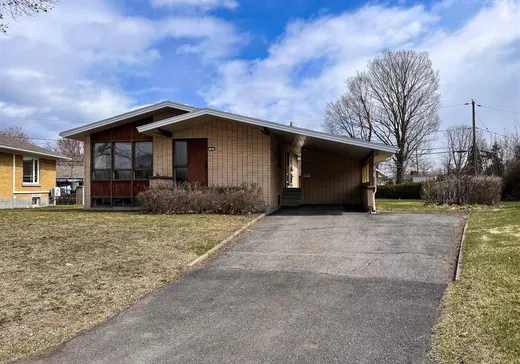 Bungalow à vendre - 14 Rue St-Jean, Victoriaville, G6P2V1
