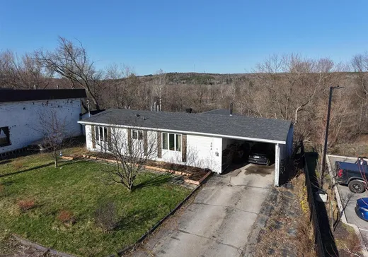 Bungalow à vendre - 264 Rue Queen, Sherbrooke, J1M1K6