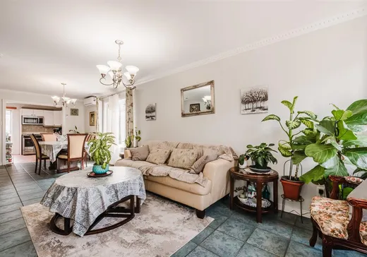 Maison à vendre - 11334 Av. Armand-Lavergne, Montréal (Nord), H1H 5W4