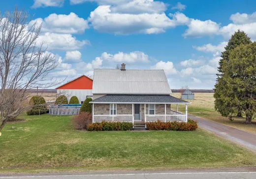 Two or more stories for sale - 10 Rg Adrien, Victoriaville, G6T0A5