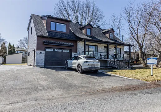 Two or more stories for sale - 11000 Boul. Gouin E., Montreal (Rivière des Prairies), H1C1B2