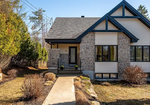 Maison à vendre - 29 Av. des Érables, Saint-Sauveur, J0R 1R4