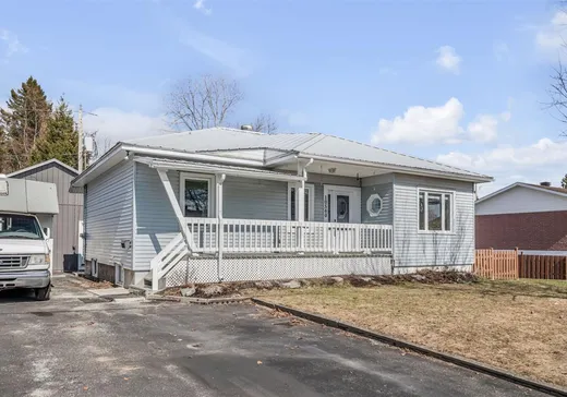 Bungalow à vendre - 10560 Rue Roland, Les Rivières, G2A1Y8