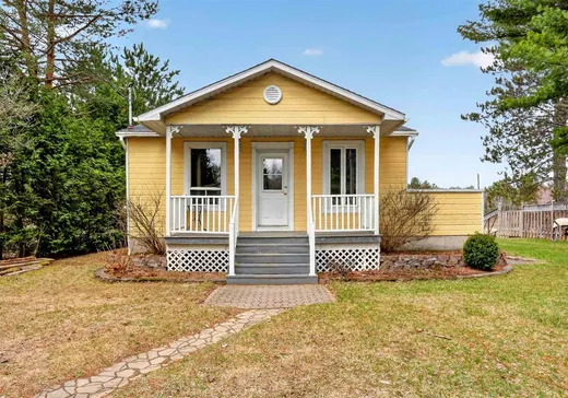 Bungalow à vendre - 1049 Rg des Chalets, Sainte-Clotilde-de-Horton, J0A1H0