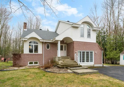 House for sale - 115 Rue Deslandes, Granby, J2H 2K6