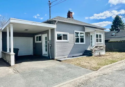 House for sale - 132 Rue Bergeron, Val des Sources, J1T 3E1