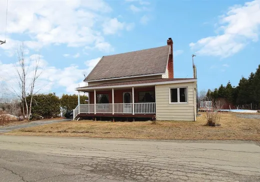 Maison à vendre - 66 Rue des Loisirs, Témiscouata-sur-le-Lac, G0L 2B0