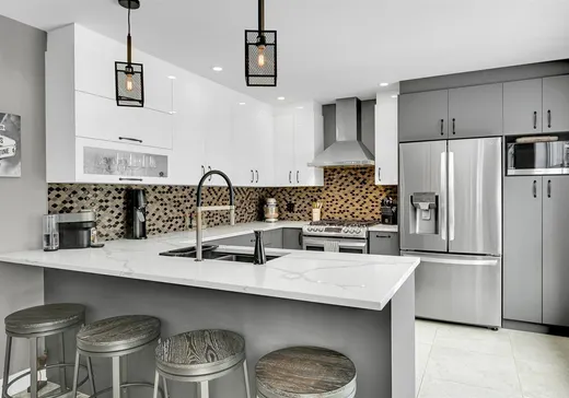 House for sale - 154 Ch. du Roi, St-Hippolyte, J8A 0B7